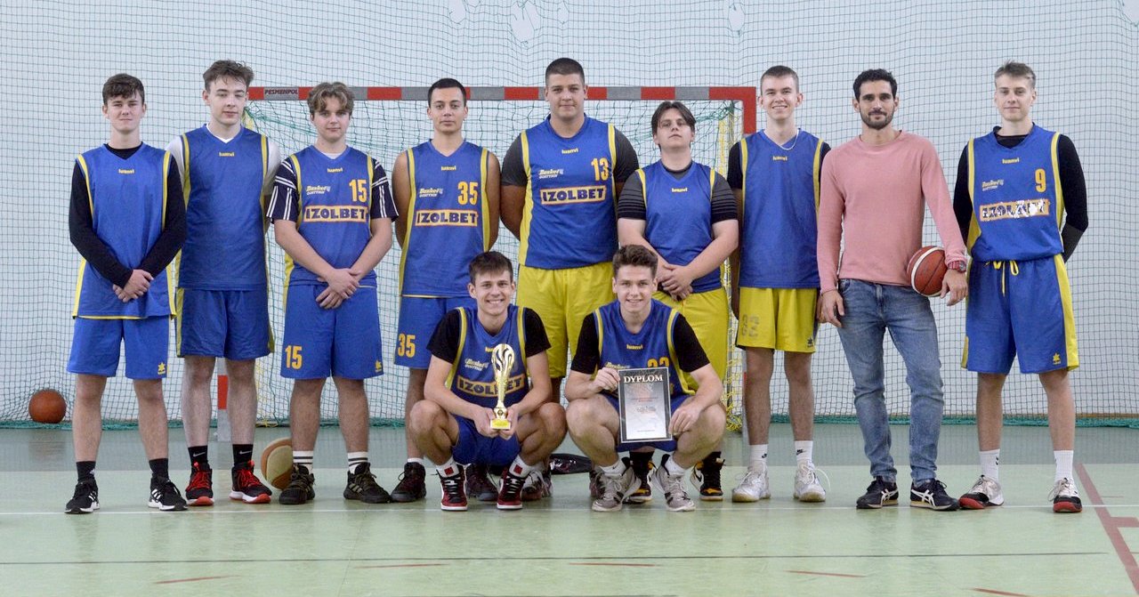 Zespół LO Gostynin nowym Mistrzem Powiatu w koszykówce chłopców [ZDJĘCIA+WYNIKI]