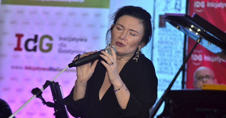 Koncert dla Niepodległej. W Zamku Gostynińskim wystąpiła Monika Urlik [ZDJĘCIA]