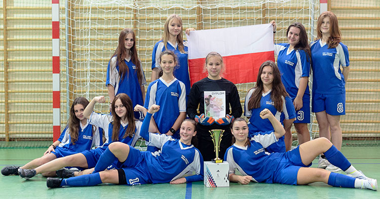 Piłkarki SP3 Gostynin wygrały Halowe Mistrzostwa Powiatu [ZDJĘCIA+WYNIKI]