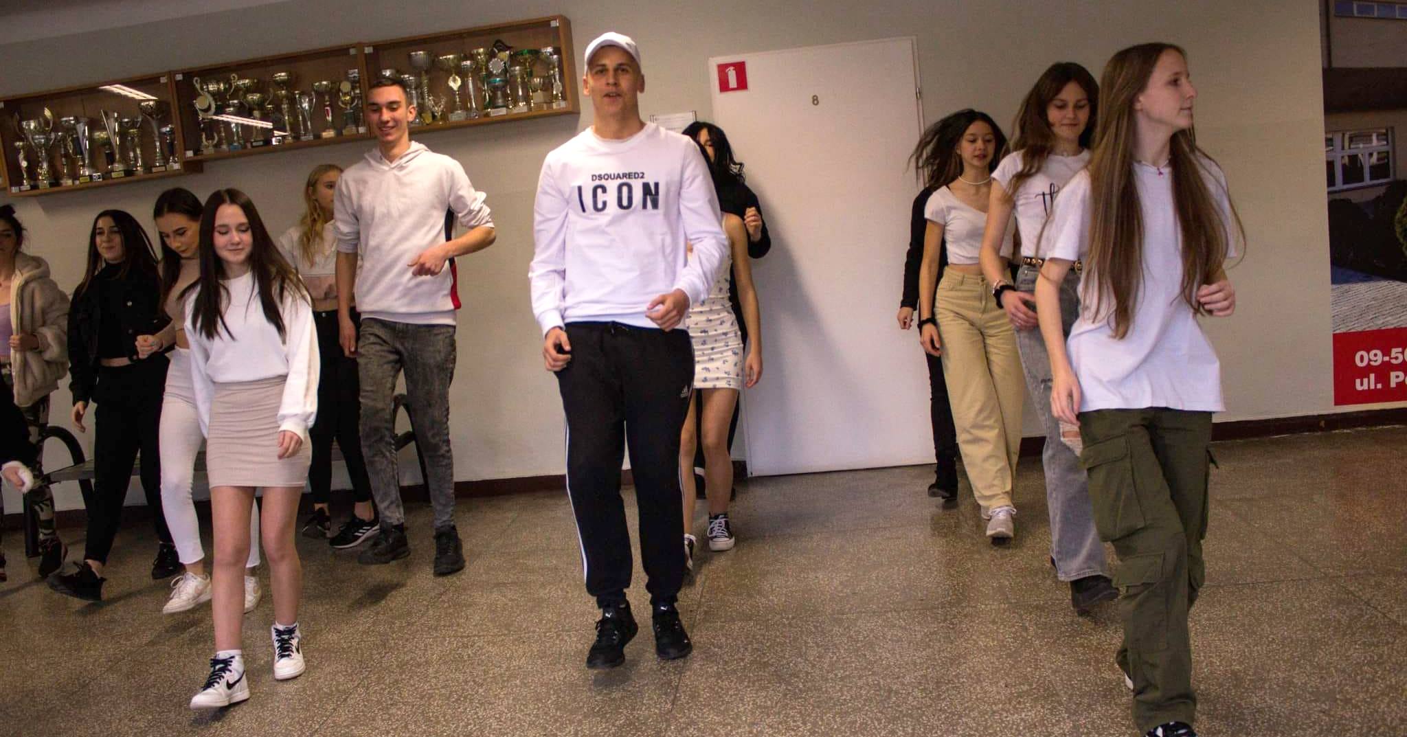 Młodzież z gostynińskiego GCE pomaga Konradkowi Radeckiemu [ZDJĘCIA]