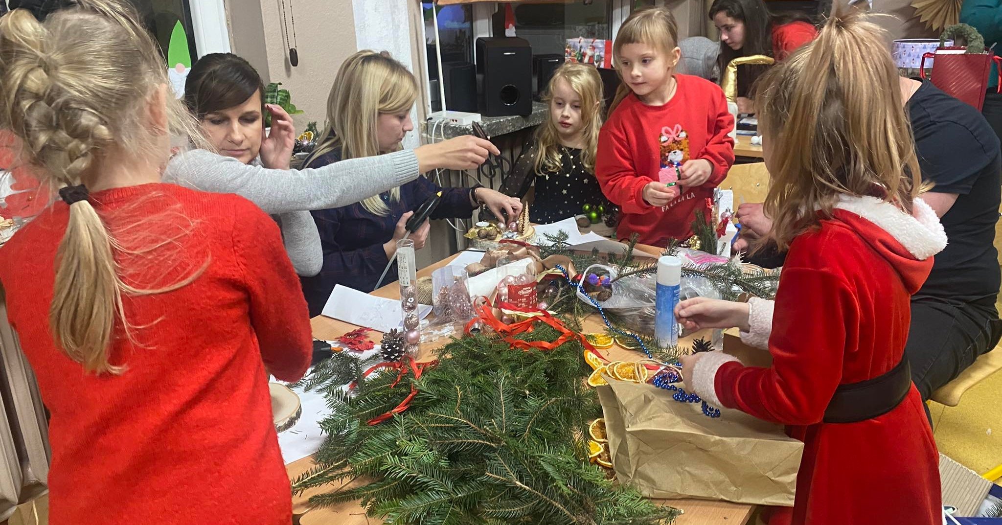 Rodzinne warsztaty świąteczne w SP3 [ZDJĘCIA]