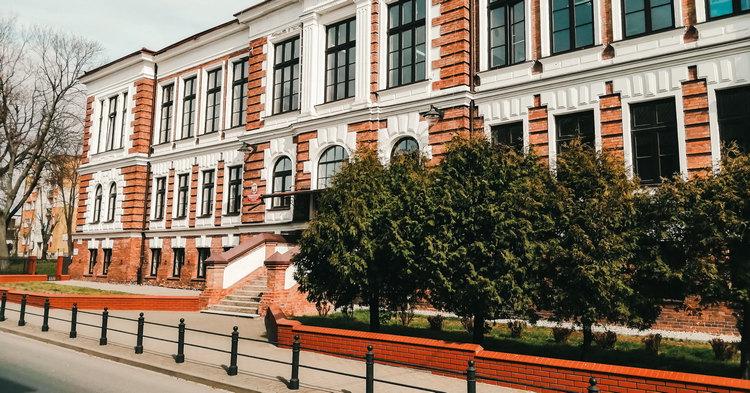 Ranking szkół ponadgimnazjalnych "Perspektywy 2023". Spory awans LO Gostynin