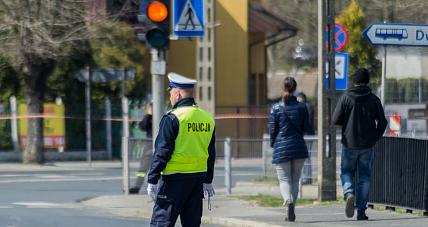 Piesi I Rowerzyści Pod Czujnym ...