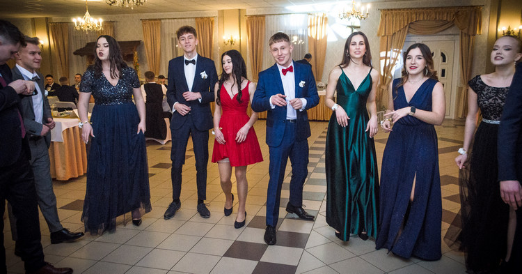 Studniówka Zespołu Szkół 2023 [ZDJĘCIA]