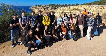 Uczniowie "ogólniaka" Na ...