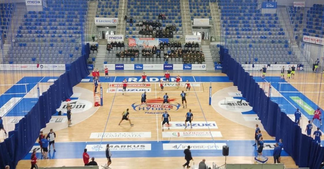 Gostynińscy strażacy Wicemistrzami Województwa w siatkówce