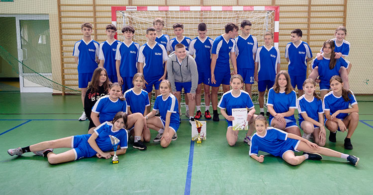 Podwójne zwycięstwo "Trójki" w zawodach piłki ręcznej [ZDJĘCIA+WYNIKI]