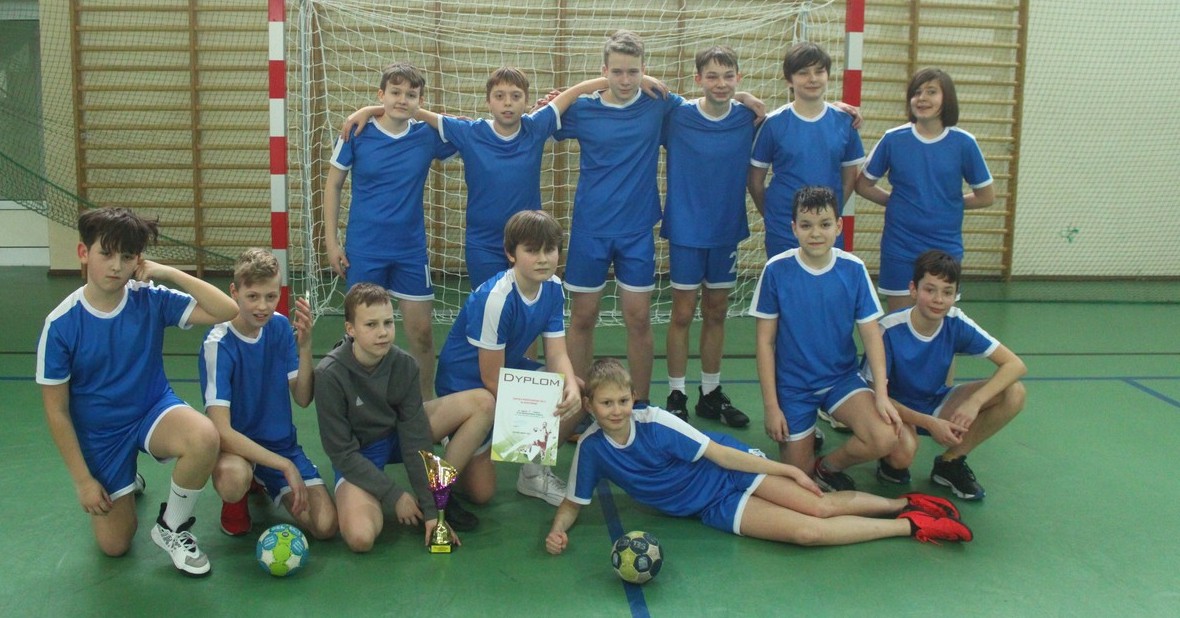 W piłce ręcznej chłopców najlepsza także trójka [ZDJĘCIA]