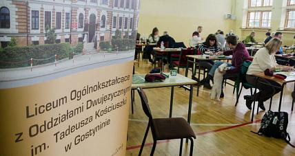 Mariusz Skrobosz Z Warszawy...