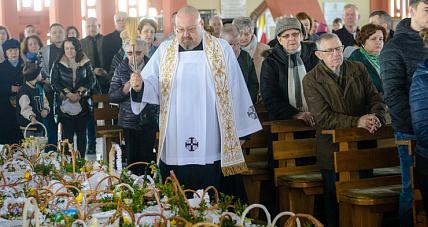 Wielka Sobota. W Parafii św. ...