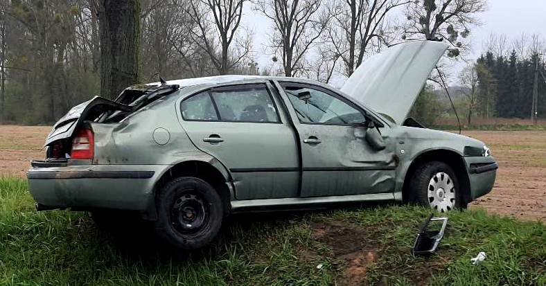 Wypadek w Łącku. Zderzyła się ciężarówka i auto osobowe
