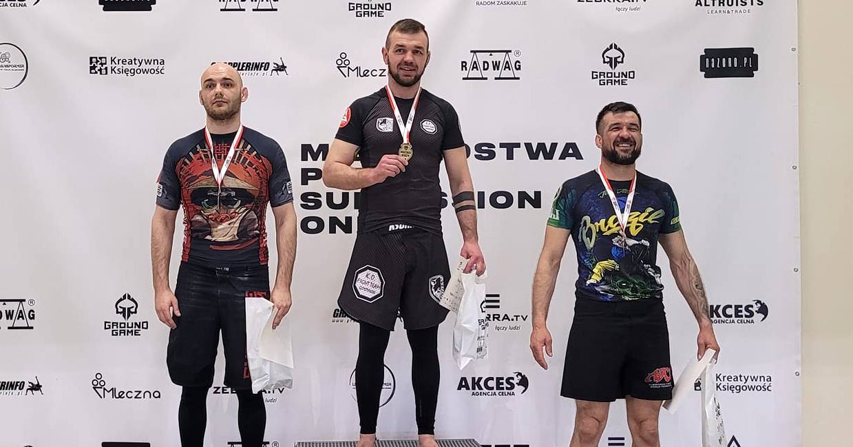 3 tytuły Mistrza Polski oraz worek medali podopiecznych Henryka Pedy z KO Fight Team Gostynin [ZDJĘCIA+WYNIKI]