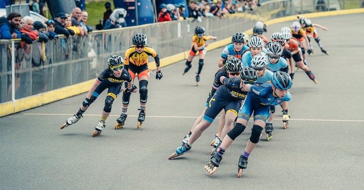 2 edycja torowego Pucharu Polski w jeździe szybkiej na łyżworolkach i 12 medali zawodników UKS „ZWOLEŃ-TEAM” [ZDJĘCIA]