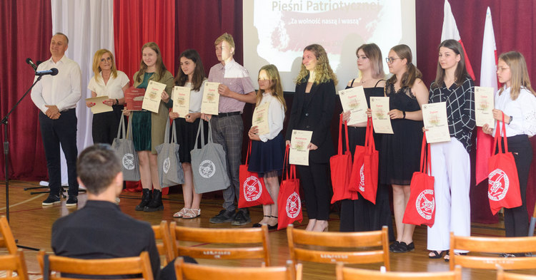 IV Powiatowy Konkurs Pieśni Patriotycznej w LO Gostynin [ZDJĘCIA+WYNIKI]