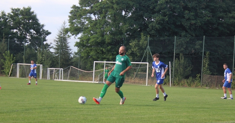 Dobra gra i wygrany sparing ze strzelonymi sześcioma bramkami