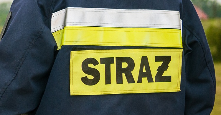 Na składowisku odpadów wybuchł ogromny pożar. Ogień gasiło kilkadziesiąt strażaków