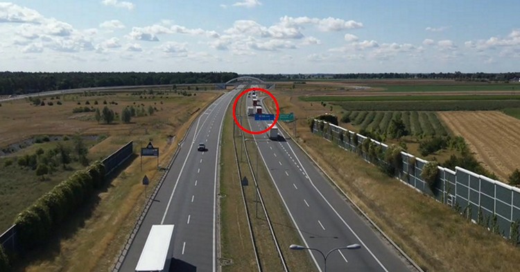 Policyjny dron kontrolował autostradę A-1 [VIDEO]