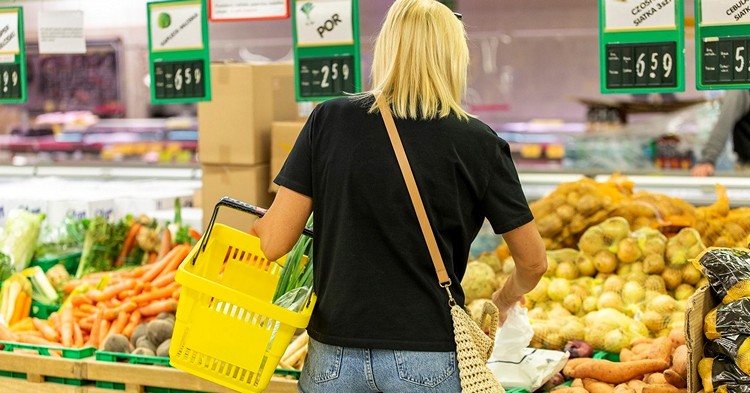 I półrocze br. zamknęło się 20-proc. zwyżkami w sklepach. Najbardziej podrożały warzywa i karmy dla zwierząt