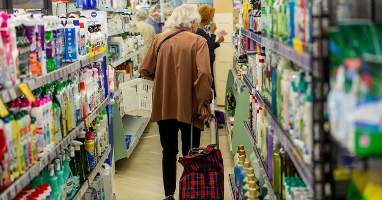 Handel czeka zmiana. Starzejące się pokolenie „wywróci” obecną narrację sprzedażową sieci handlowych