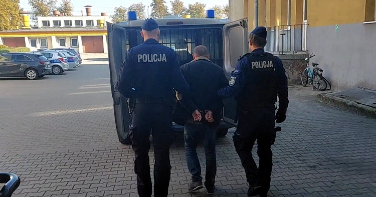 Chciał pomóc a został okradziony