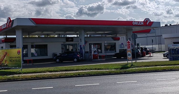 Informujemy: na gostynińskiej stacji paliw Orlen jeszcze nie popsuły się dystrybutory [ZDJĘCIA]