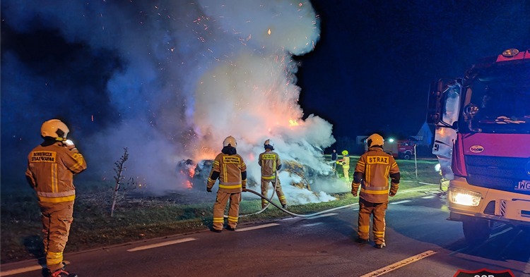 Pożar słomy w Czyżewie [ZDJĘCIA]