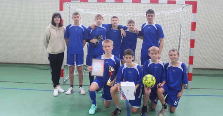 Po emocjonującej walce „Jedynka” najlepsza w piłkę halową [ZDJĘCIA+WYNIKI]