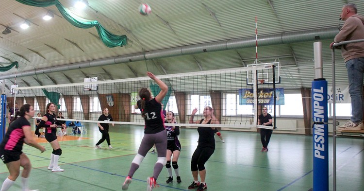 Volley Stars wygrał Otwarty Turniej Siatkówki Kobiet w Gostyninie [ZDJĘCIA+WYNIKI]