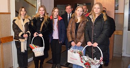 Wręczenie Kartek świątecznych Mi...