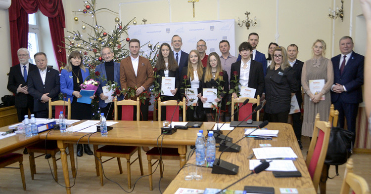 Dziewięcioro wspaniałych. Najlepsi gostynińscy sportowcy otrzymali nagrody [ZDJĘCIA]