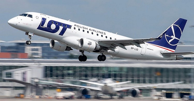 Ruch lotniczy odbudował się po pandemii. Wzrosty są nawet trzycyfrowe. Pomogli też Ukraińcy