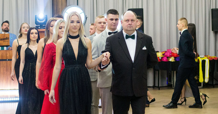 Maturzyści GCE bawili się do białego rana [ZDJĘCIA+VIDEO]