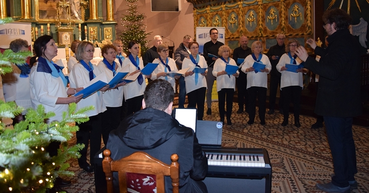 XII Chóralny Koncert Kolęd i Pastorałek z udziałem gostynińskiego Arce Cantores [ZDJĘCIA]
