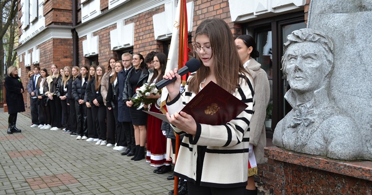 Minął tydzień: Święto Patrona LO, pomoc policjantów i z wizytą u Prezydent Łodzi