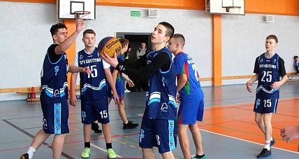 Sp1 Wygrywa Zmagania Koszykarzy...