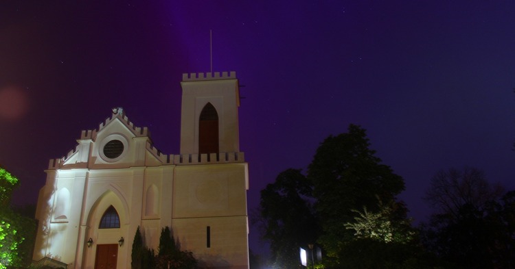 Barwny spektakl nad Gostyninem. Najpiękniejsza zorza od 20 lat [ZDJĘCIA]