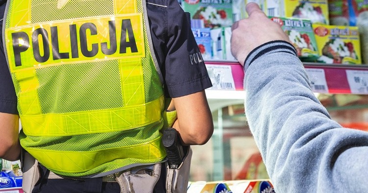 Zaskakujące dane z policyjnych rejestrów. Spadająca inflacja mocno wyhamowała kradzieże w sklepach