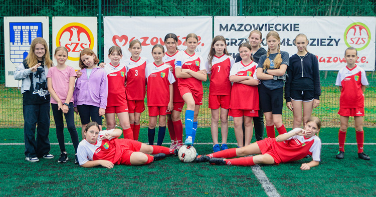 Dziewczęta z SP Teodorów wywalczyły trzecie miejsce w zawodach rejonowych [ZDJĘCIA+WYNIKI]