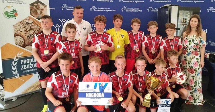 Młodzieżówka Lwówianki Lwówek wygrała prestiżowy turniej w Uniejowie! [ZDJĘCIA]