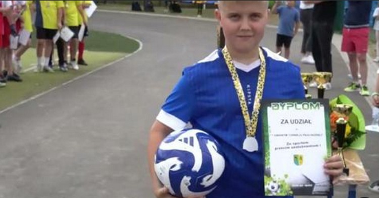 Co to były za emocje 1 TURNIEJU PIŁKI NOŻNEJ O PUCHAR WÓJTA GMINY GOSTYNIN w Zwoleniu [VIDEO]