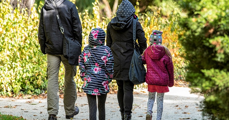 Miliardowe długi alimenciarzy. Rekordzista zalega swoim dzieciom 973 tys. zł [DANE Z REJESTRÓW]
