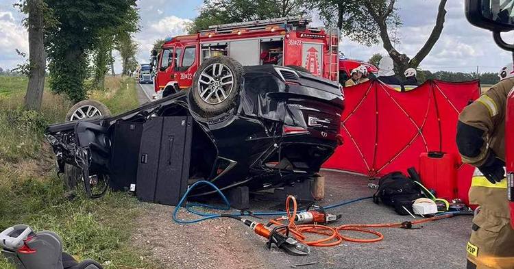 Tragiczny wypadek na DK60 - nie żyje kierowca, troje pasażerów w szpitalu [ZDJĘCIA]