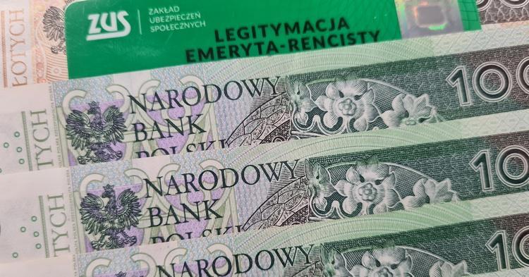 Czternasta emerytura bez wniosku. Kiedy wypłaty?