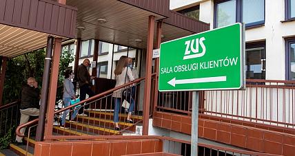 Coraz Więcej Cudzoziemców W...