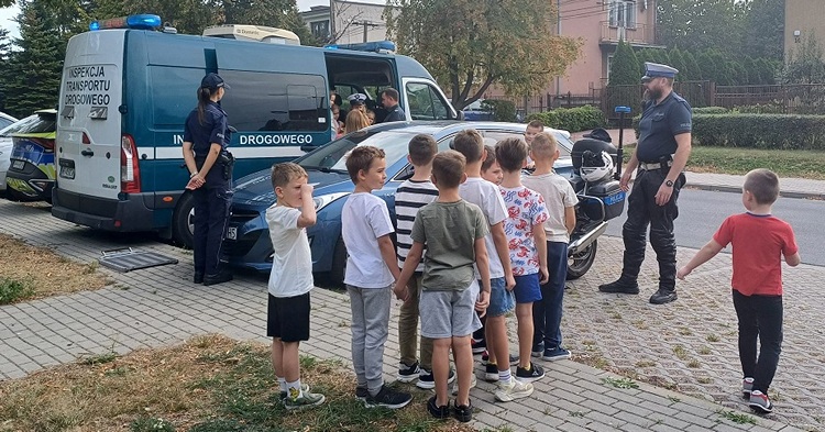 Wspólne działania służb Policji i Inspekcji Transportu Drogowego pn. „Bezpieczna Droga do Szkoły” [ZDJĘCIA]