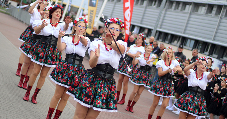 Moto Mażoretki na zakończeniu sezonu motocyklowego w Gostyninie [ZDJĘCIA]