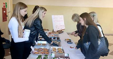 Uczniowie Zespołu Szkół Po...