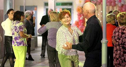 Seniorzy Bawili Się Na Potańcówce Z ...