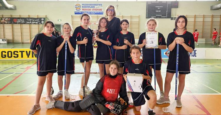 Młode unihokeistki z Pacyny mistrzyniami powiatu! [ZDJĘCIA]