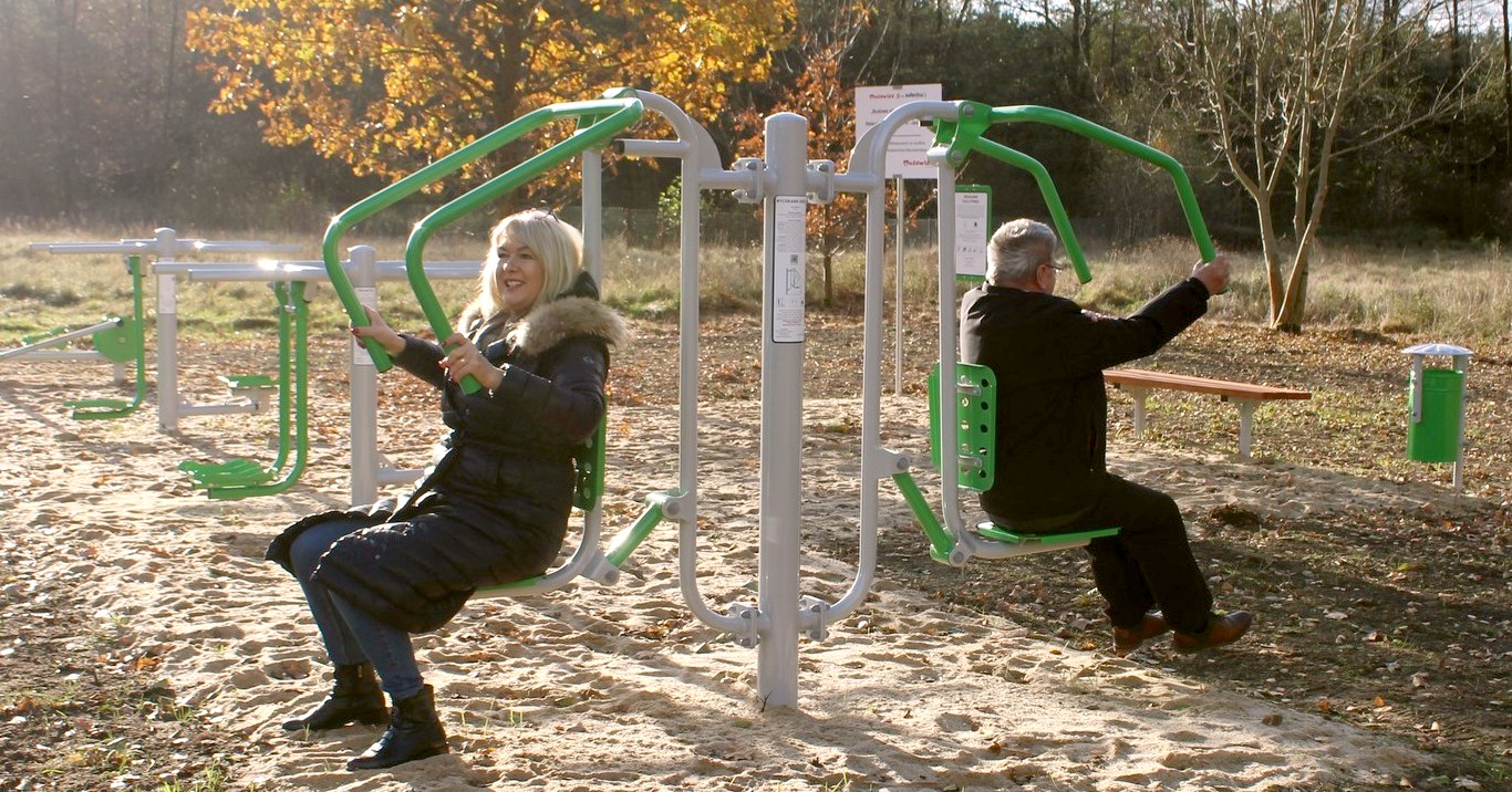 Nowa siłownia plenerowa dla mieszkańców gminy Szczawin Kościelny [ZDJĘCIA]